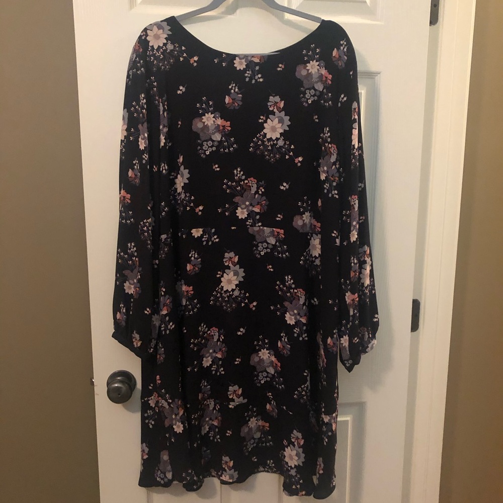 Beautiful NWT Loft floral dress